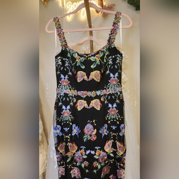 NWOT Size 6 Marchese Notte  Metallic Black & Floral Embroidered Tulle Gown - Picture 10 of 16